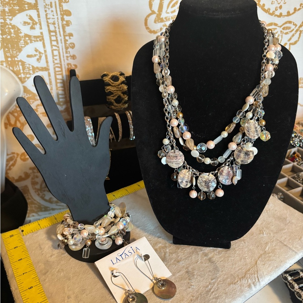Earthy, Beachy  Necklace Set - Picture 4 of 11